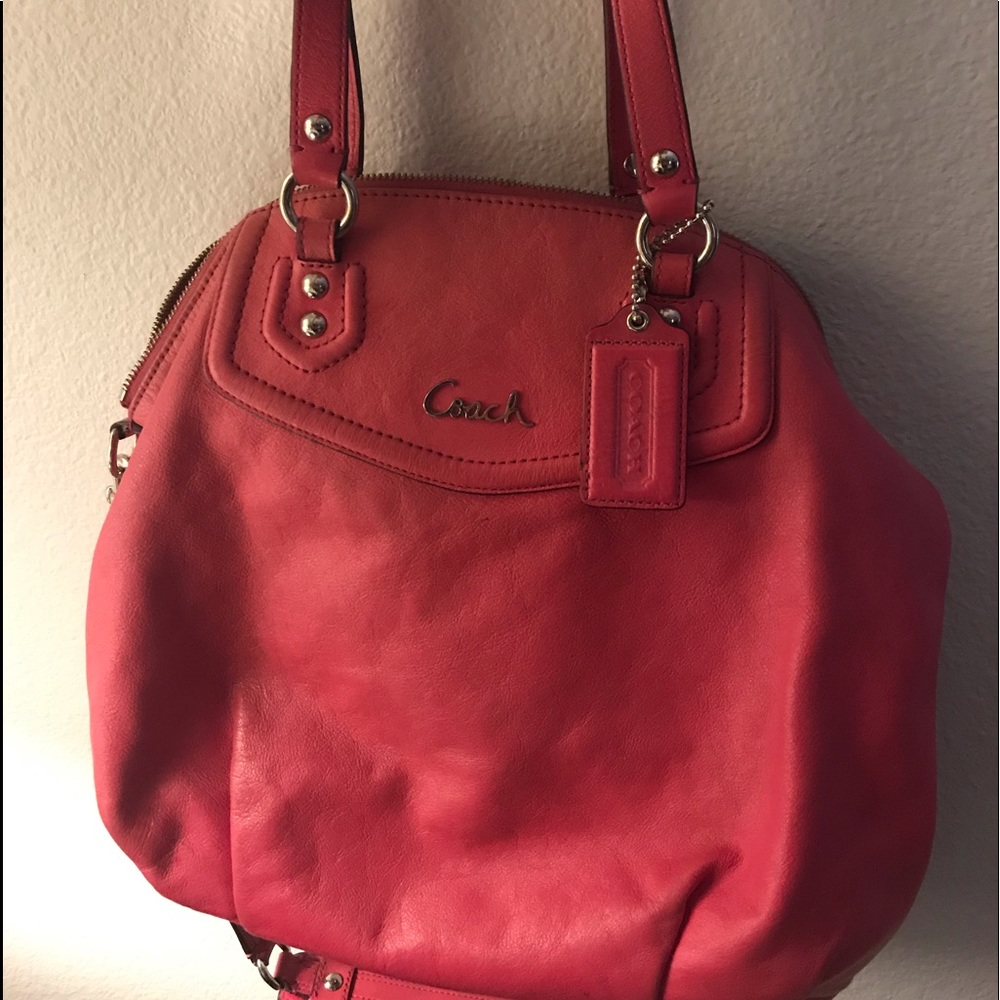 CLASSIC PINK COACH PURSE